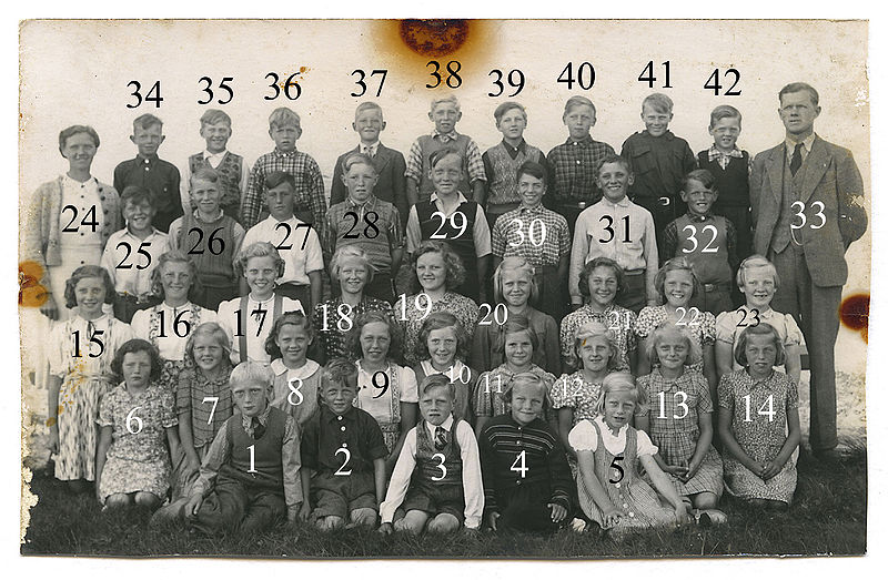 Fil:Vennebjerg skole ca 1942.jpg