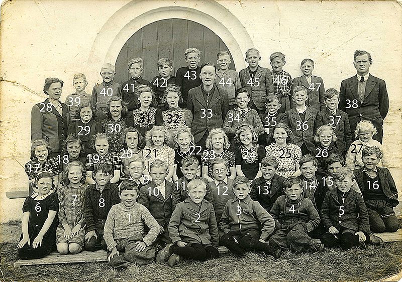Fil:Vennebjerg skole ca 1944.jpg